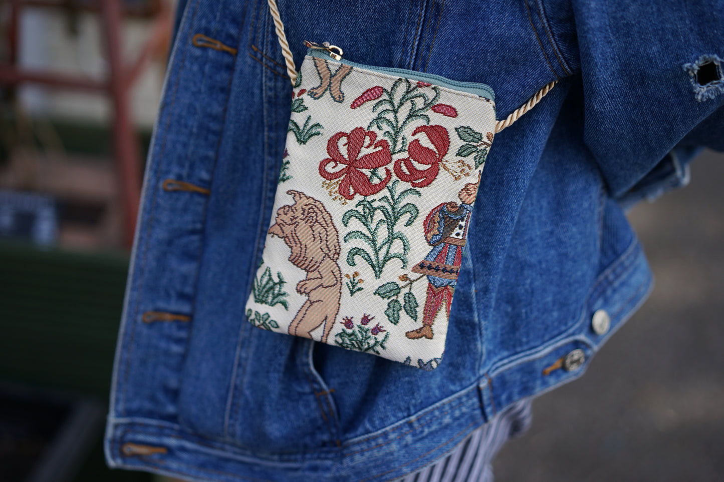 Alice in Wonderland Smart Bag