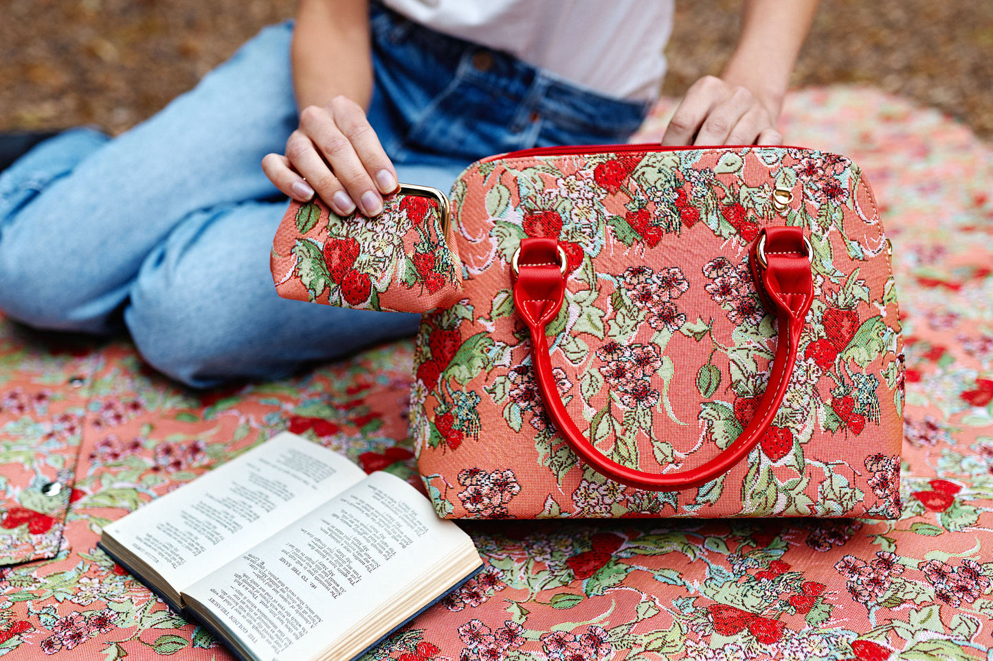 Wild Strawberry Coin Clasp Frame Purse