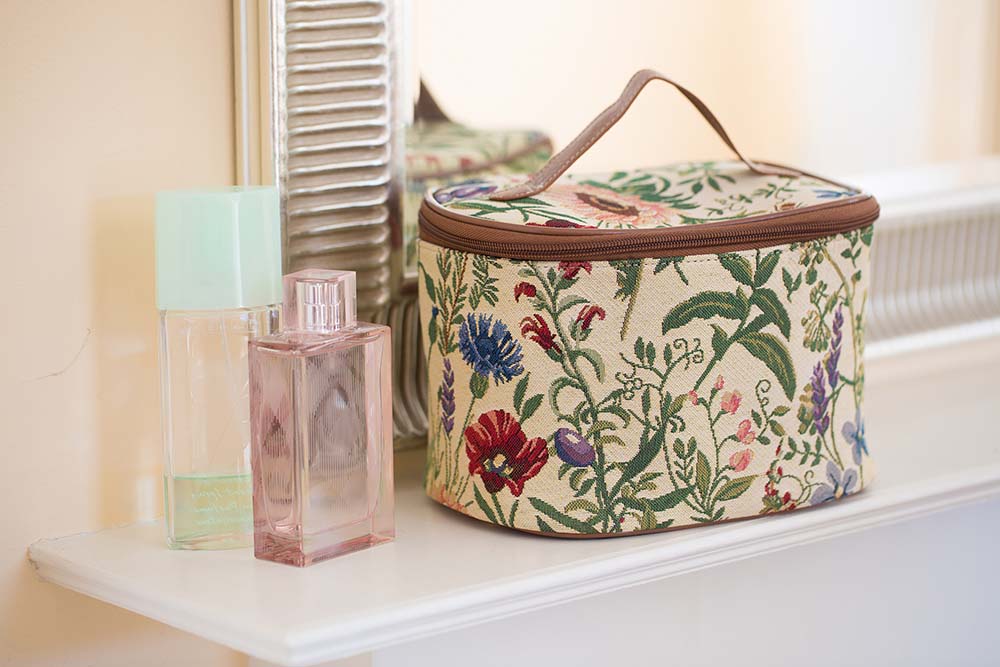 TOIL-MGD | MORNING GARDEN TOILETRY VANITY TRAVEL BAG - www.signareusa.com